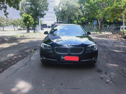 BMW 5 Series 528i 2013 Hitam 1