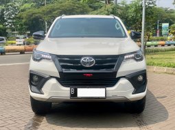 Toyota Fortuner 2.4 VRZ TRD AT Putih 2019