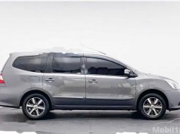 Banten, Nissan Grand Livina XV 2017 kondisi terawat 3