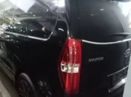 Hyundai H-1 2.5L CRDi Royale 2019 Hitam 2