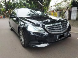 Mercedes-Benz E-Class E 200 2016 Hitam 1