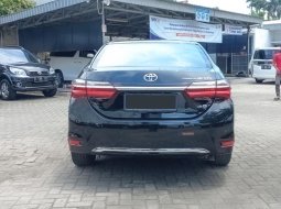 Toyota Corolla Altis V AT 2018 6