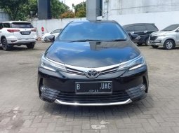 Toyota Corolla Altis V AT 2018 7