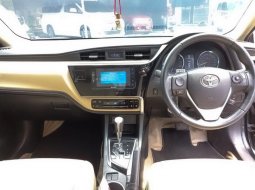 Toyota Corolla Altis V AT 2018 9