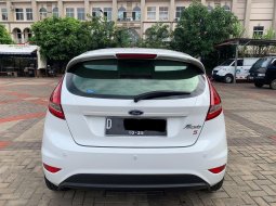 Ford Fiesta S 2011 Putih 7