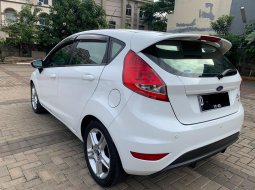 Ford Fiesta S 2011 Putih 8