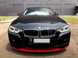 BMW 320i Sport AT Hitam 2017