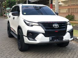 Toyota Fortuner 2.4 VRZ TRD AT Putih 2019 2