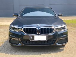 BMW 530i M Sport AT Hitam 2020
