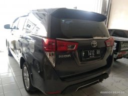 Jawa Timur, jual mobil Toyota Kijang Innova V 2017 dengan harga terjangkau 2