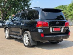 Lexus LX 570 2010 Hitam 3