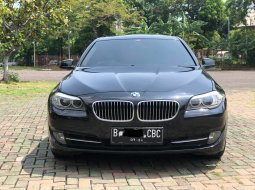 BMW 5 Series 528i 2013 Hitam 3