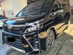 Toyota Voxy 2.0 AT ( Matic ) 2018 Hitam Km 51rban An PT pajak panjang 3