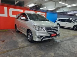 Jual Toyota Kijang Innova V Luxury 2014 harga murah di Jawa Barat