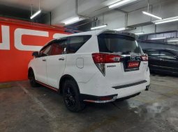 Jual cepat Toyota Venturer 2018 di DKI Jakarta 6