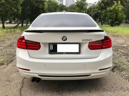 BMW 328i AT Putih 2014 4