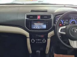 Toyota Rush TRD Sportivo AT 2018 Putih 4