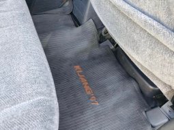 Toyota Toyota Kijang · Suv · 5