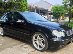 Mercedes-Benz C-Class C240 2003 Sunroof 3