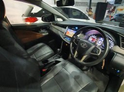 Toyota Kijang Innova V 2017 4