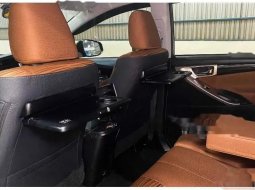 Jual cepat Toyota Kijang Innova V 2020 di Banten 9