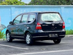 Nissan Grand Livina XV Ultimate 2011 Hitam 2