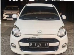 Jawa Barat, Daihatsu Ayla X 2015 kondisi terawat 4