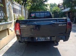 Jual mobil bekas murah Toyota Hilux 2017 di Jawa Barat 4