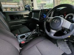 Jual mobil bekas murah Toyota FJ Cruiser 2011 di DKI Jakarta 4