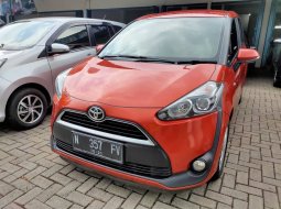 Toyota Sienta G MT 2016 8