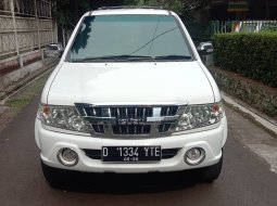 Isuzu Panther GRAND TOURING 2012 1