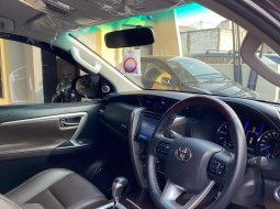 Toyota Fortuner 2.7 TRD AT 2018 Hitam 7