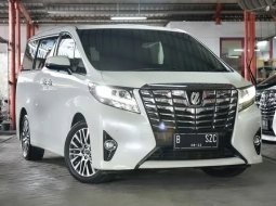 Toyota Alphard 2.5 G A/T Putih 3