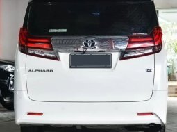 Toyota Alphard 2.5 G A/T Putih 2