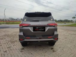 Mobil Toyota Fortuner 2019 TRD dijual, DKI Jakarta 5
