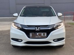 Honda HR-V 1.8 Prestige AT Putih 2015