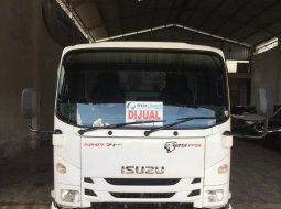 Isuzu NMR 71 HD 5.8 2019 Truck
