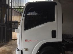 Isuzu NMR 71 HD 5.8 2019 Truck 3