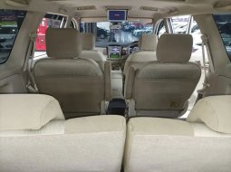 Toyota Kijang Innova V Luxury 2014 4