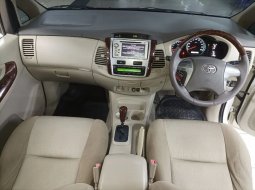 Toyota Kijang Innova V Luxury 2014 6