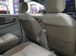 Toyota Kijang Innova V Luxury 2014 8