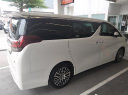 Toyota Alphard 2.5 G A/T 2017 Putih 3