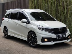 Dijual Mobil Bekas Honda Mobilio RS Limited Edition 2019 9