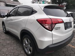 Honda HR-V 1.5L S 2018 Putih 4