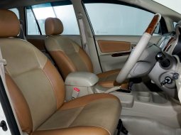 Toyota Innova 2.0 V Luxury AT 2014 Putih 6