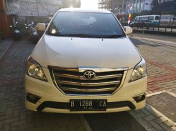 Toyota Kijang Innova V Luxury 2014 1