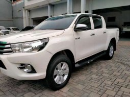 Toyota Hilux G 2.4 MT 2018 4
