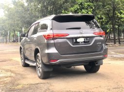 Toyota Fortuner 2.4 VRZ TRD AT Grey 2017 6
