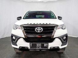 Toyota Fortuner 2.4 VRZ AT 1