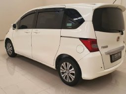 Honda Freed E 1.5 PSD Matic 2012 putih 2